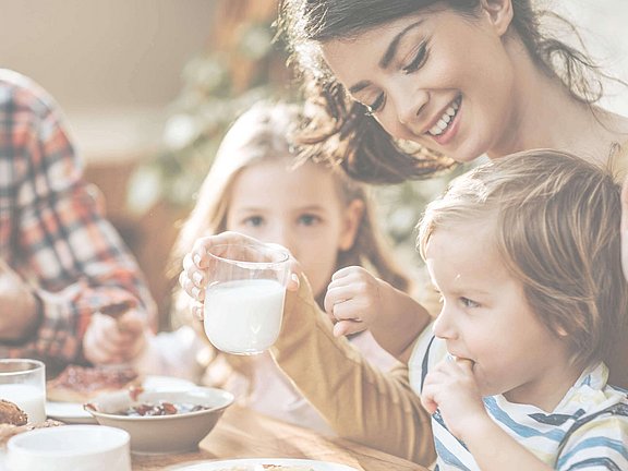 Ausschlag oder Nahrungsmittelunverträglichkeit sind typische Allergien bei Kindern 